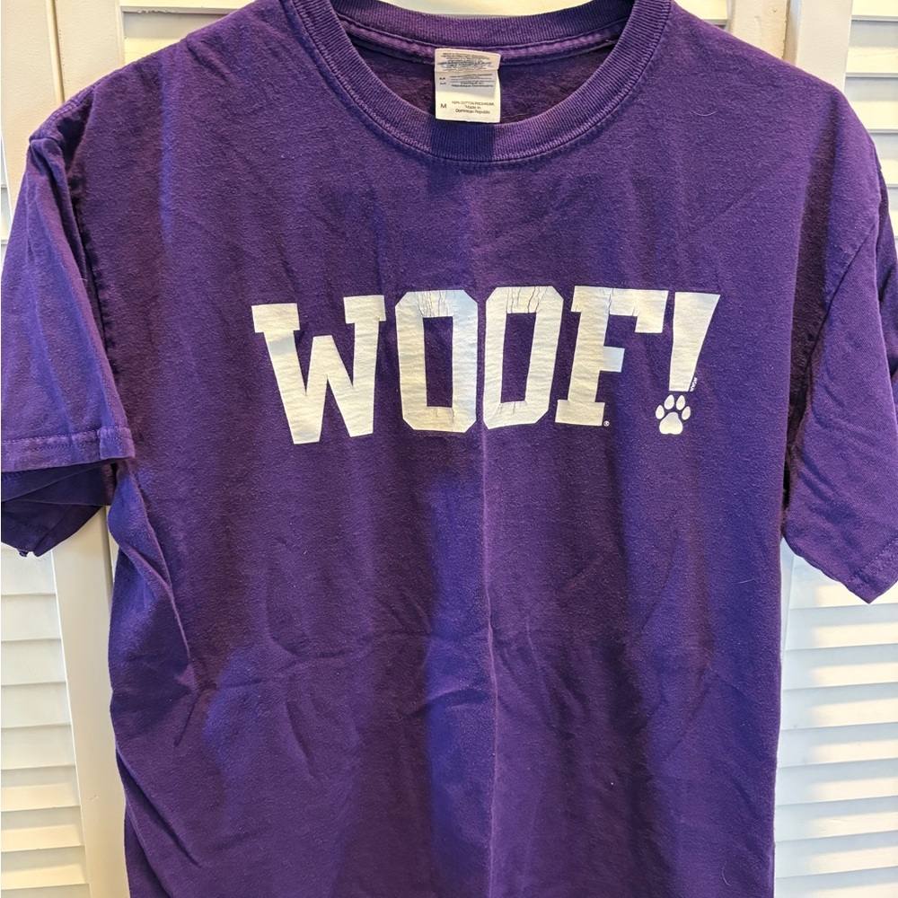 UW 'WOOF!' Purple t shirt women’s M